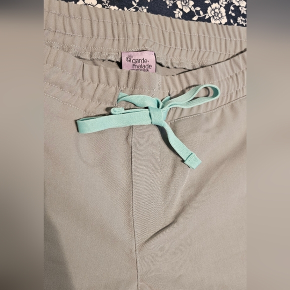 Garde-Malade, ROSIE RE-GARDE™ - QUIET GREY - Jogger Scrub Pants, Tall Medium - Picture 7 of 8